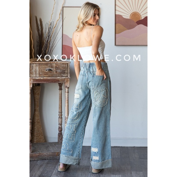 Oli & Hali Peace Patched & Lettered Distressed Y2K Loose Fit Jeans - Picture 9 of 11